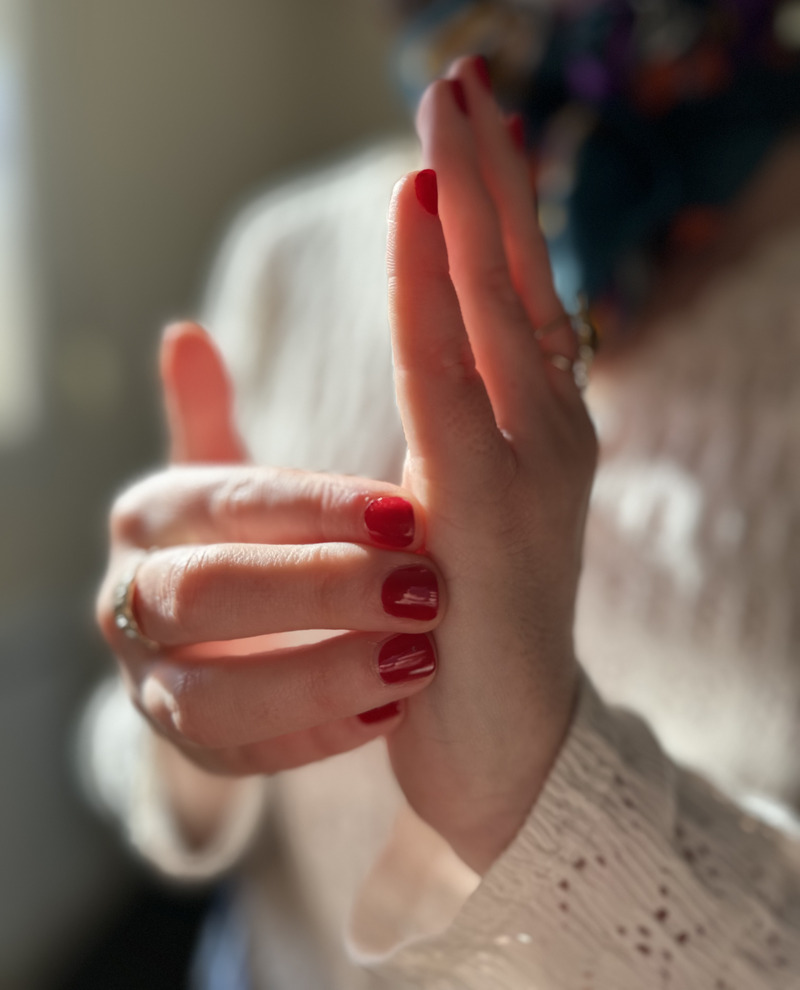 Pratique psycho-corporelle d'acupressure pour la gestion des émotions